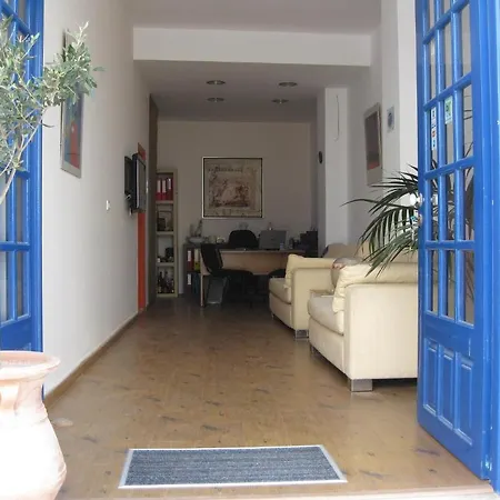 Helmos Hotel 2*
