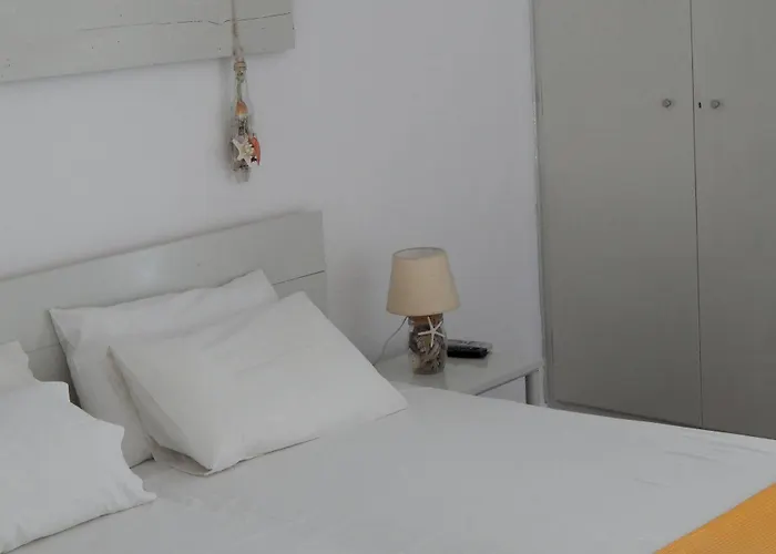 Helmos 2* Naxos City